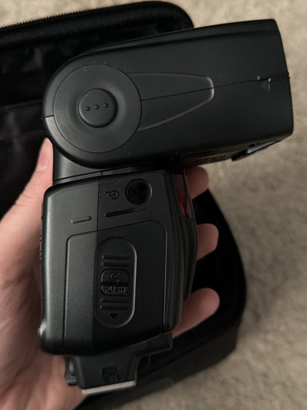 Nikon SB-700 Speedlight Flash - Picture 3 of 13